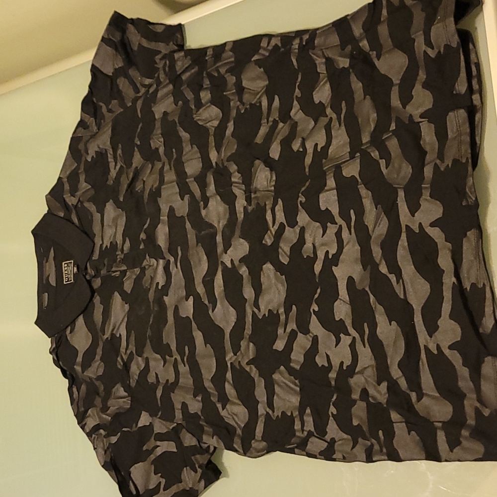 GUESS? Jeans black camo-print polo